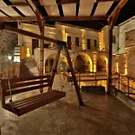 מלון Nessa Cave