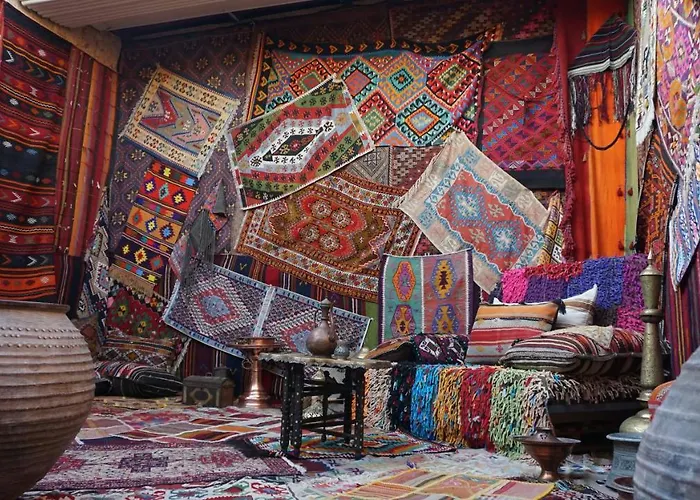 Nessa Cave 酒店 2*