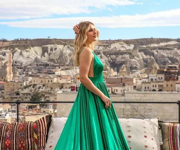 Nessa Cave 酒店 2*