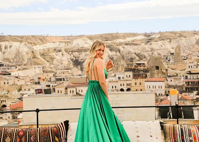 Nessa Cave 格雷梅